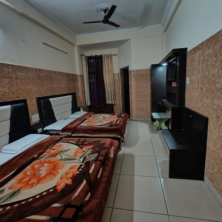 Aashirwad Hotel Katra  Extérieur photo