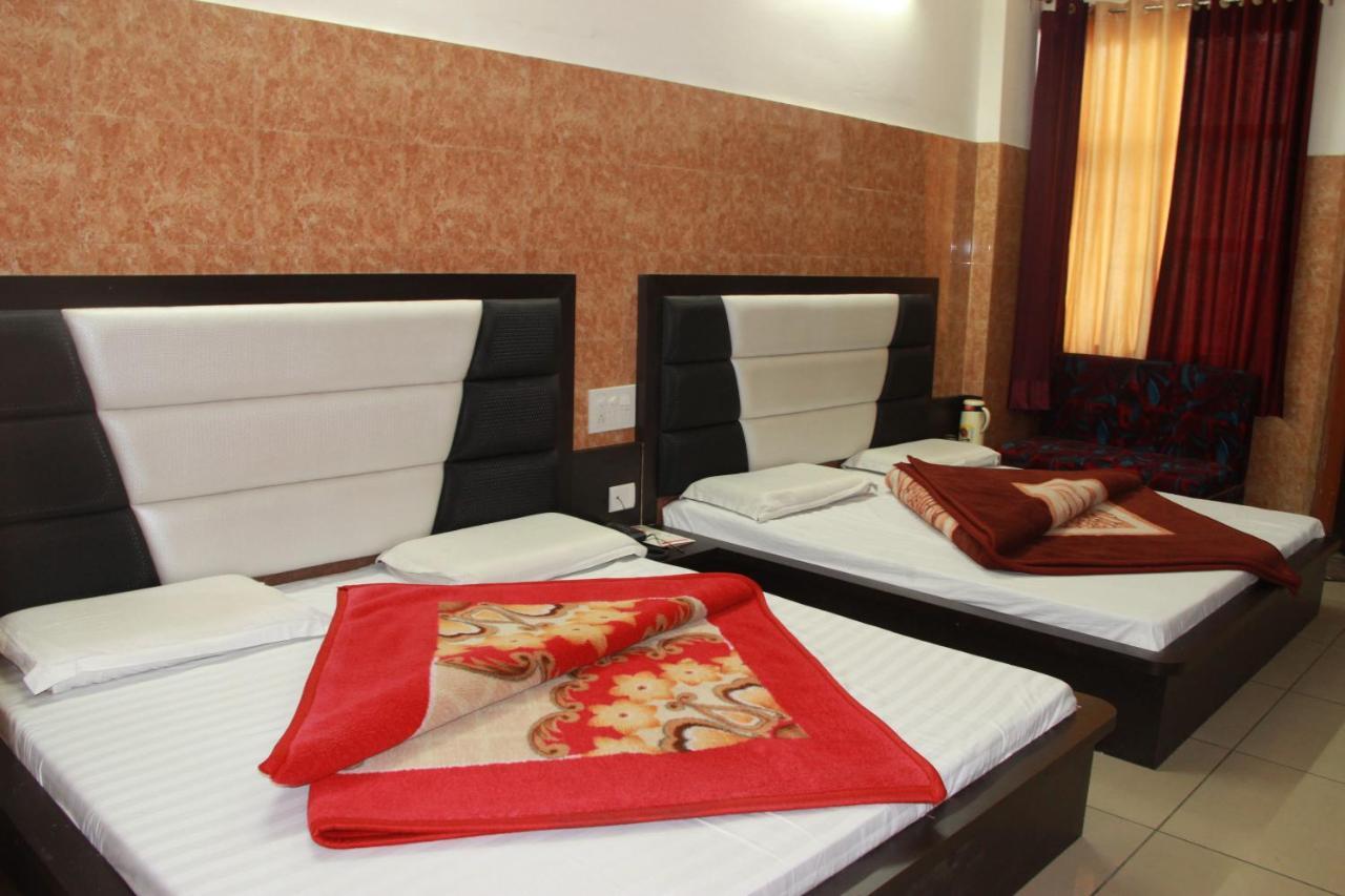 Aashirwad Hotel Katra  Extérieur photo